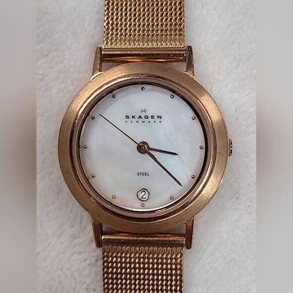 Skagen | Mesh Rose Gold  Stainless Steel Watch | Needs New Battery, Great Cond. - Picture 1 of 4